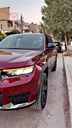 جیپ گراند شیرۆکی